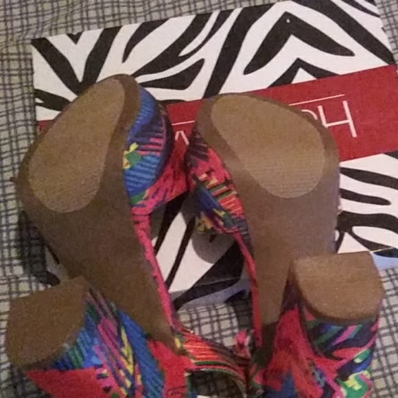 Women heels - Picture 2 of 2